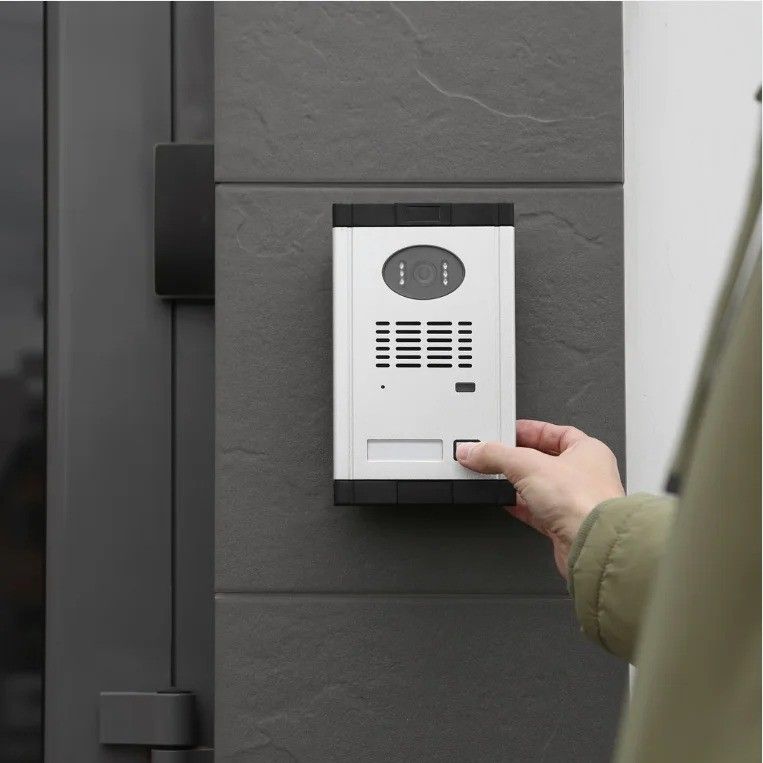 Под надежной защитой