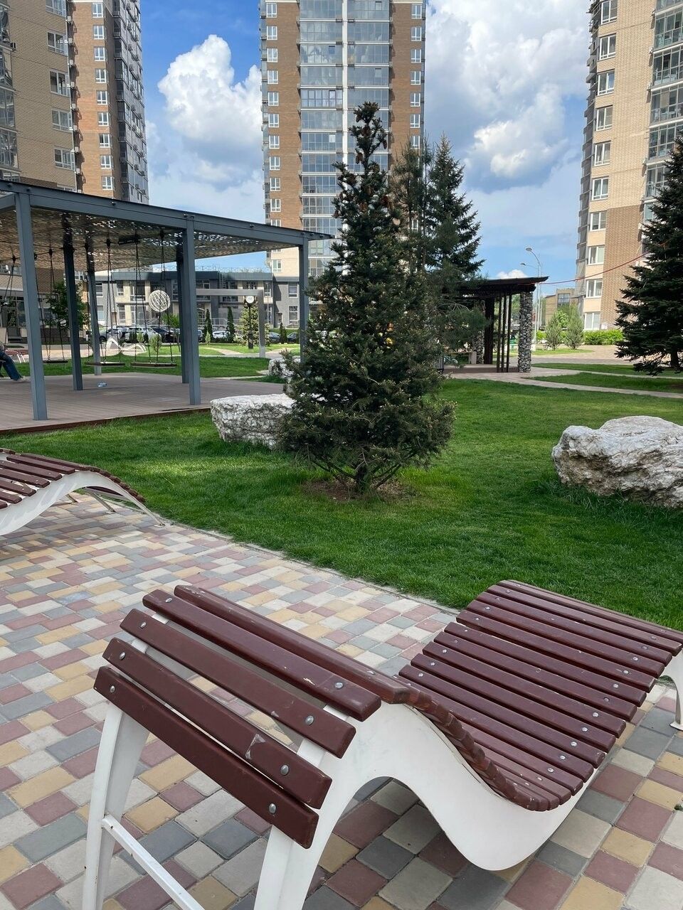 Фонтаны и места для отдыха