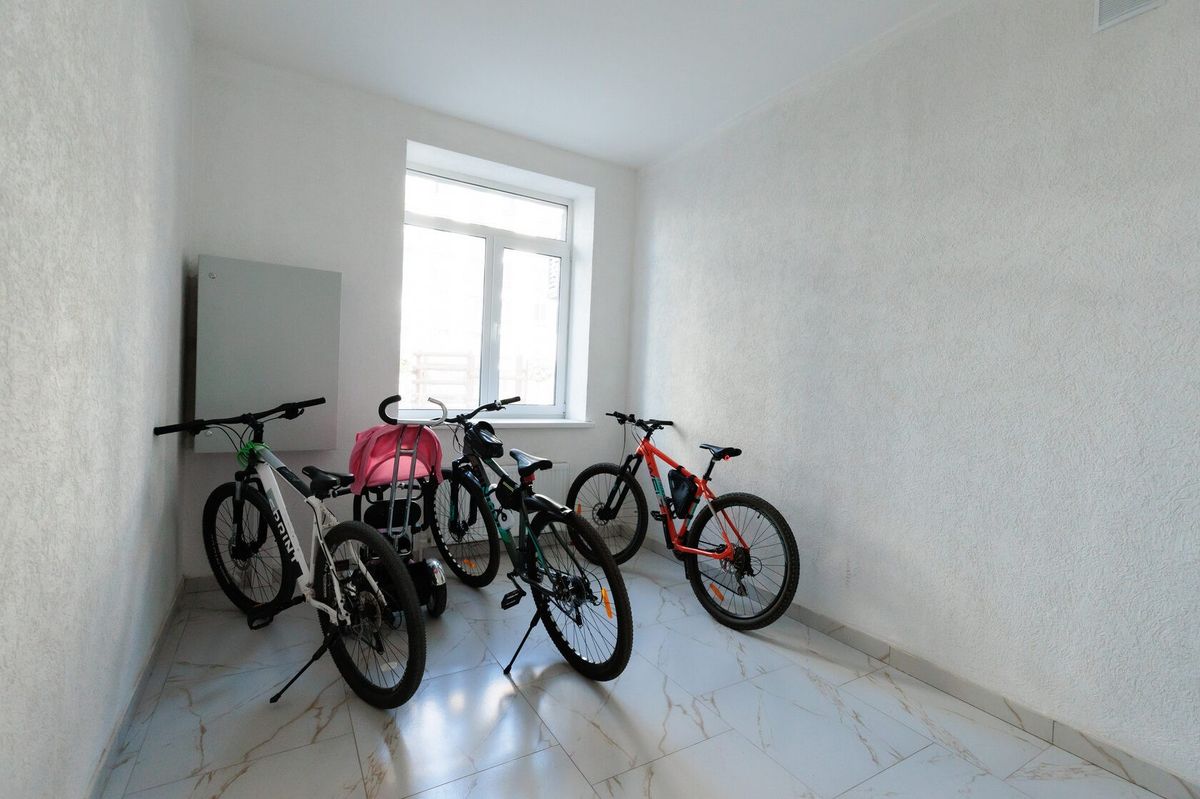 Велосипедные и колясочные