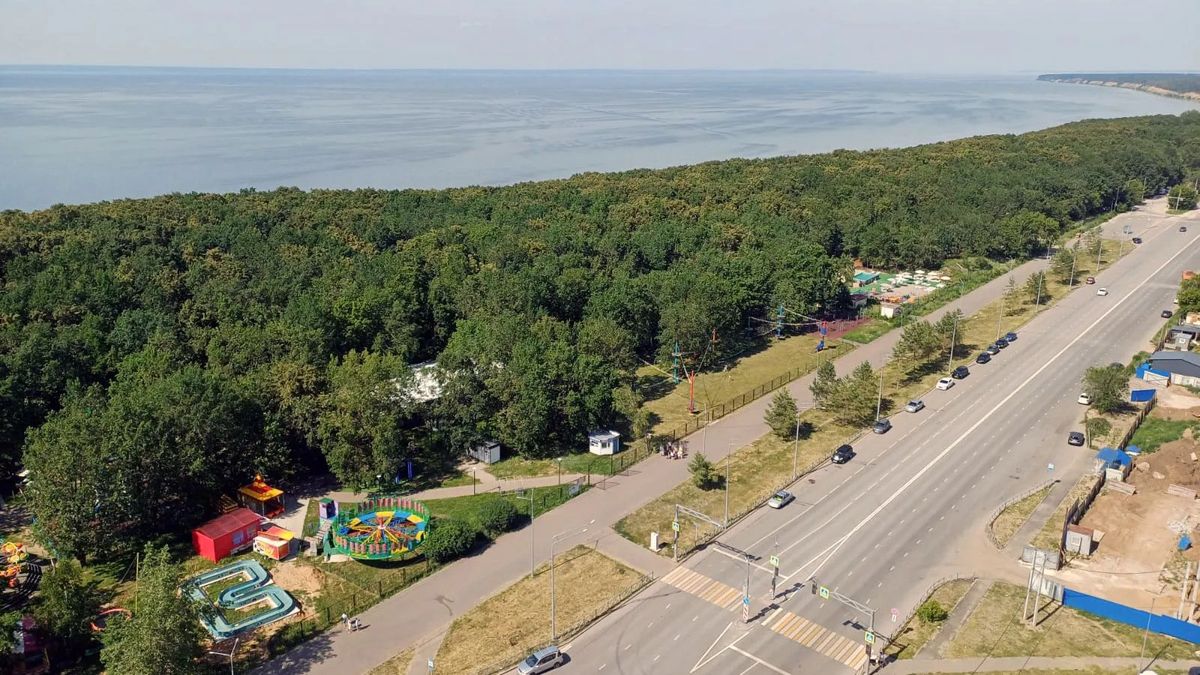 Огромная парковая и пляжная зона