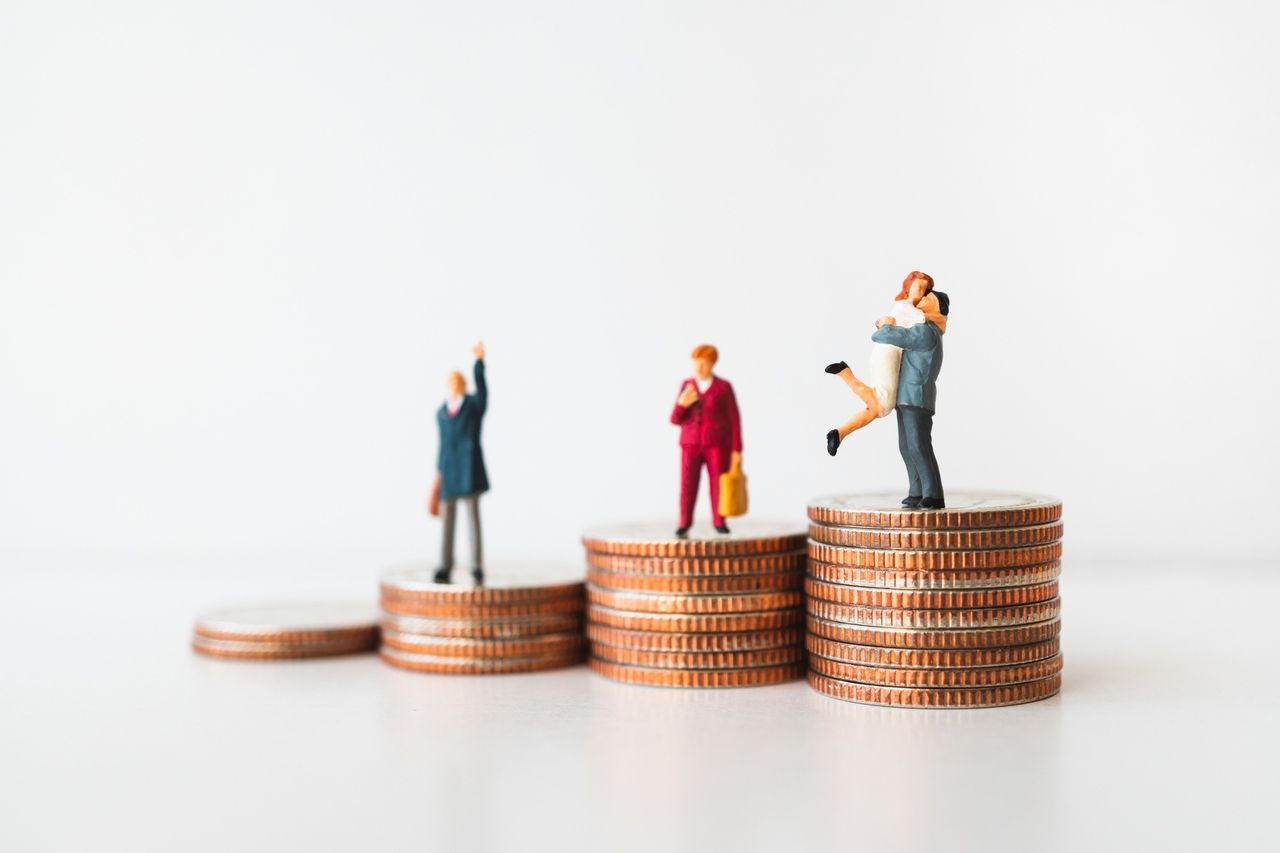 Люди на монетах, на деньгах, разные семьи