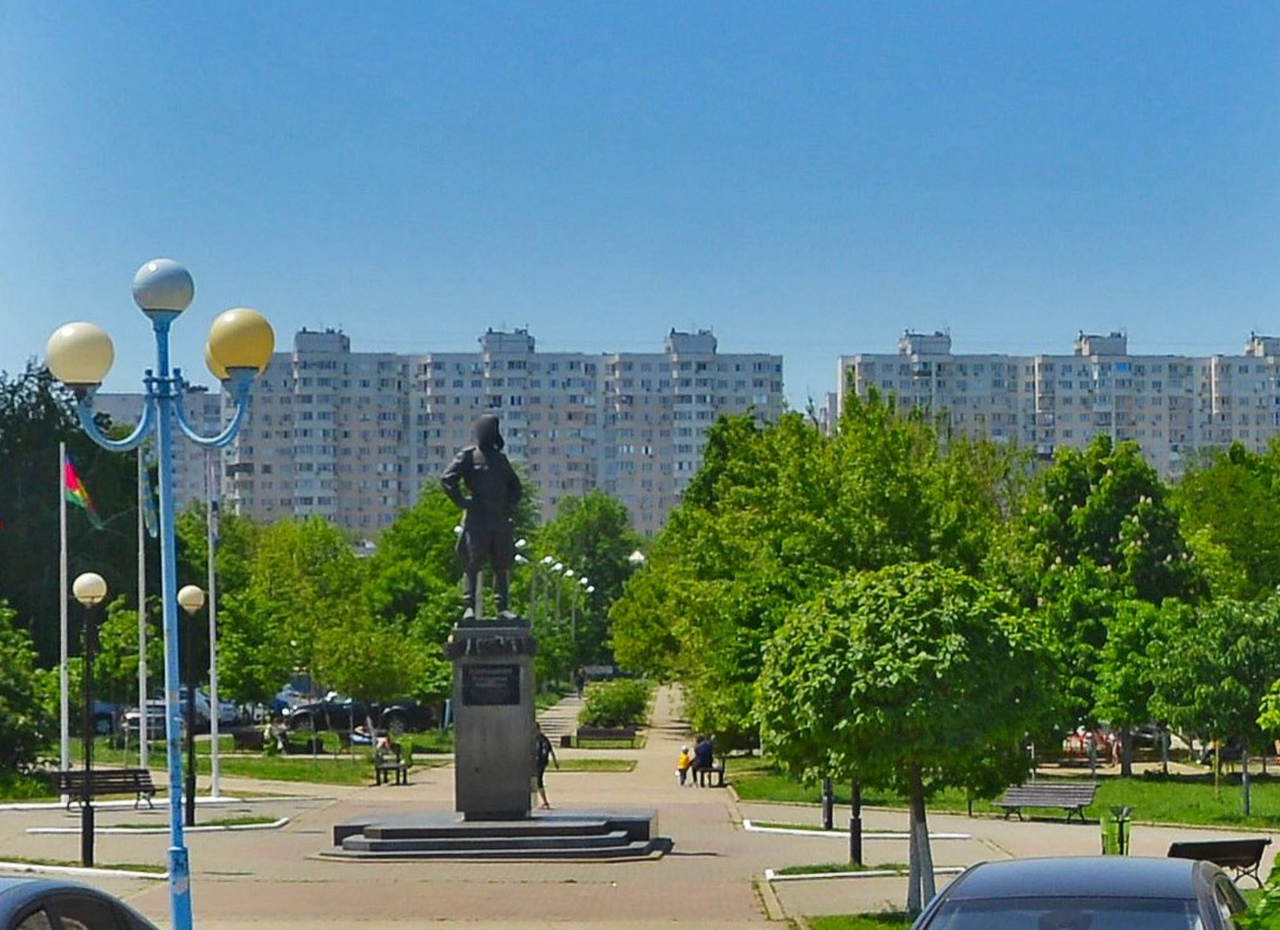 Сквер им. А. И. Покрышкина в Краснодаре, район ЭНКА