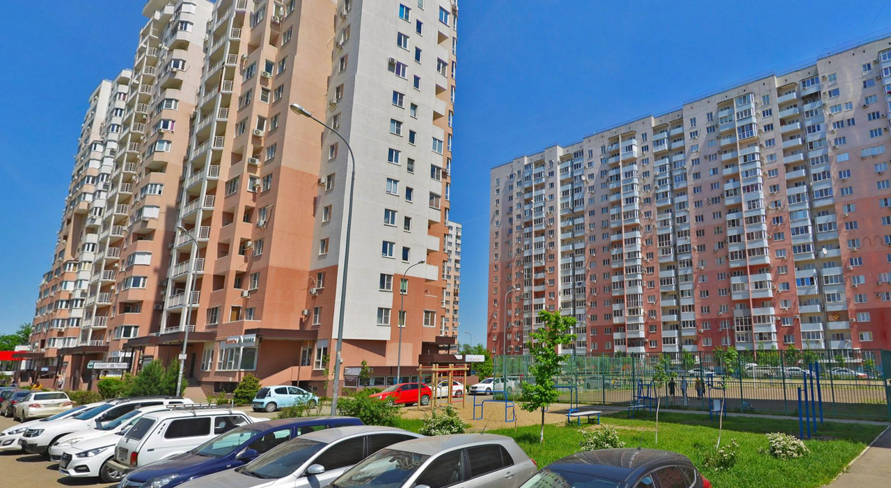 Застройка ЭНКА, двор новостройки, панель