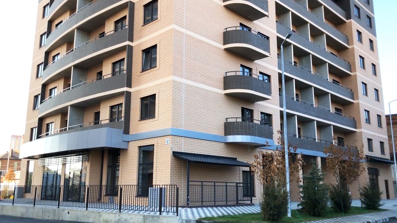 Новостройка из кирпича с энергоэффективностью С