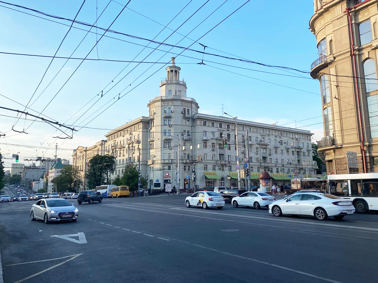 Пересечение улицы Б. Садовая и проспекта Буденновский