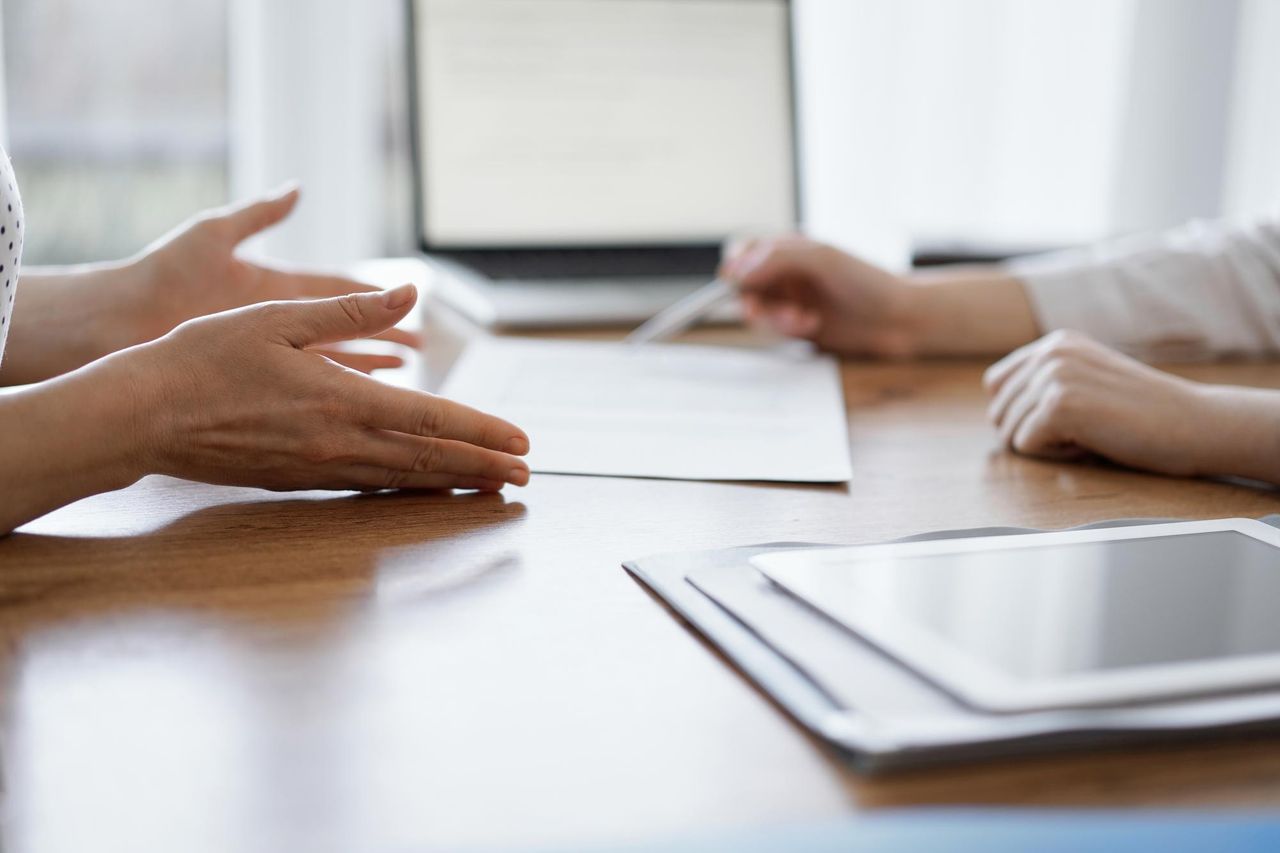 Руки, документы, завещание