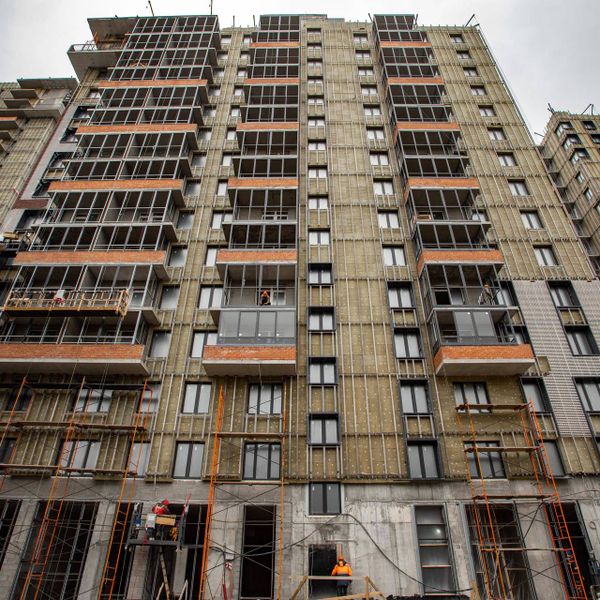 Апрель 2025