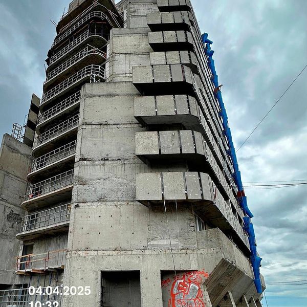 Апрель 2025