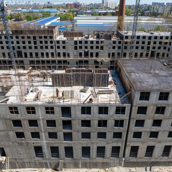 Апрель 2025