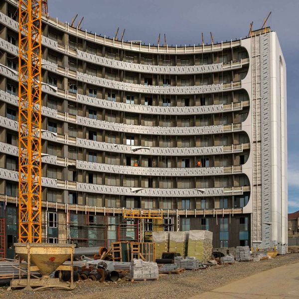 Апрель 2025